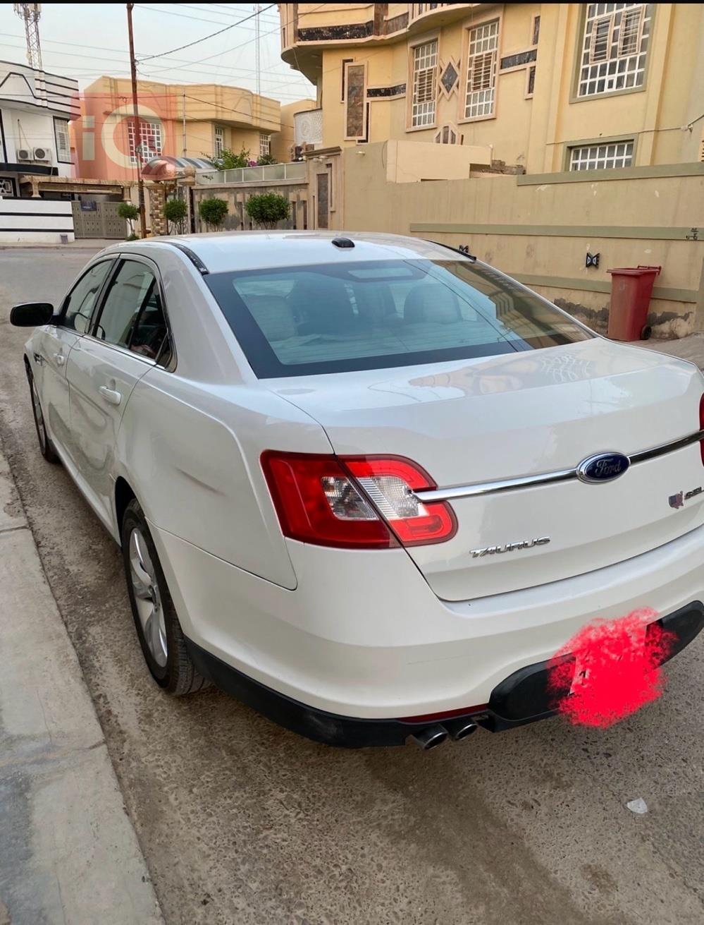 Ford Taurus
